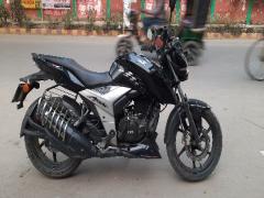 TVS Apache RTR 160 4V